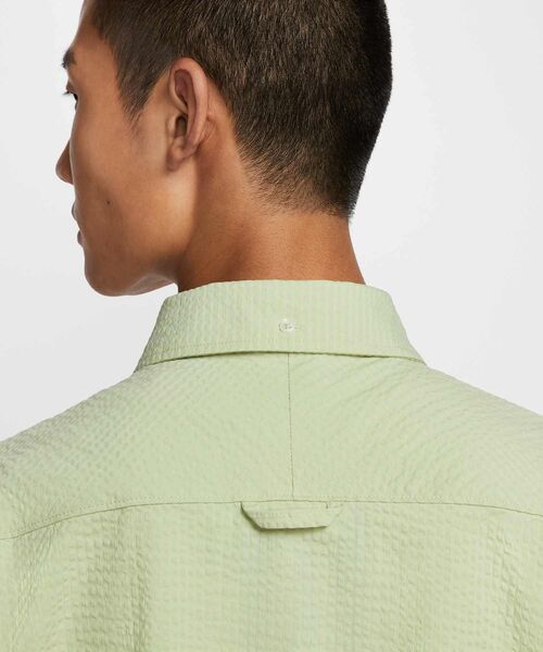 NIKE（ナイキ）の「ナイキ ライフ メンズ ショートスリーブ シアサッカー ボタンダウン シャツ / Nike Life Men's Short-Sleeve Seersucker Button-Down Shirt  FN3223-371 Olive Aura（シャツ/ブラウス・メンズ・オリーブ系・M/L/2XL/XL/XS/S）」の5枚目の写真