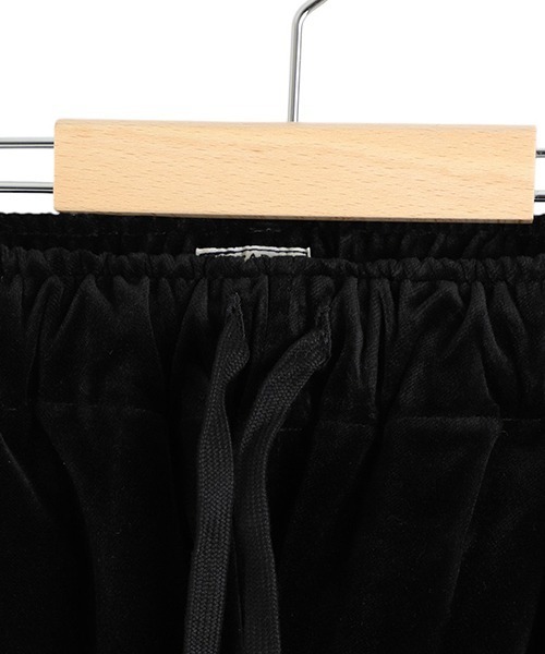 GOLD（ゴールド）の「東洋エンタープライズ GOLD / ゴールド：VELVETEEN SUKA TRACK PANTS：24B-GL42469[MUS]（その他パンツ・メンズ・ブラック×ブラック・M）」の4枚目の写真