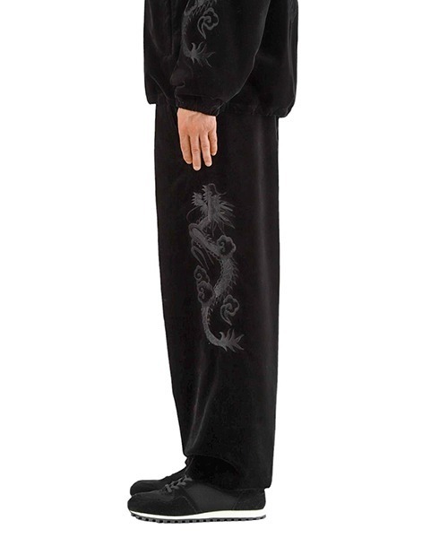 GOLD（ゴールド）の「東洋エンタープライズ GOLD / ゴールド：VELVETEEN SUKA TRACK PANTS：24B-GL42469[MUS]（その他パンツ・メンズ・ブラック×ブラック・M）」の9枚目の写真