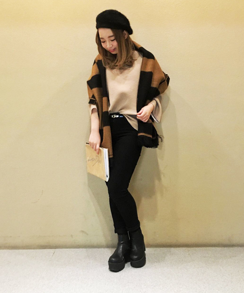 WHO'S WHO gallery（フーズフーギャラリー）の「【CORNILLON】パネルストール（マフラー・レディース・ブラック/ブラウン/ネイビー・FREE）」の9枚目の写真