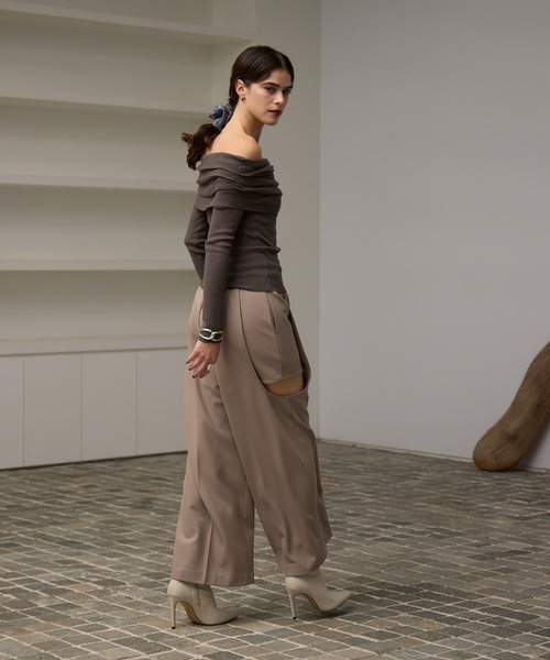 MIELI INVARIANT(ミエリインヴァリアント)の「Smooth Soft Off Shoulder Tops(ニット/セーター・レディース・ブラック/グレー/グレー系その他/ブラウン・FREE)」の9枚目の写真