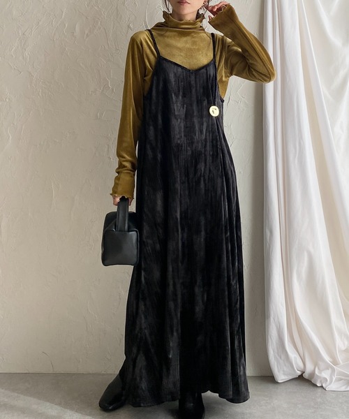 セール】金ボタンブローチ付き総柄ロング丈ワッシャープリーツベロア