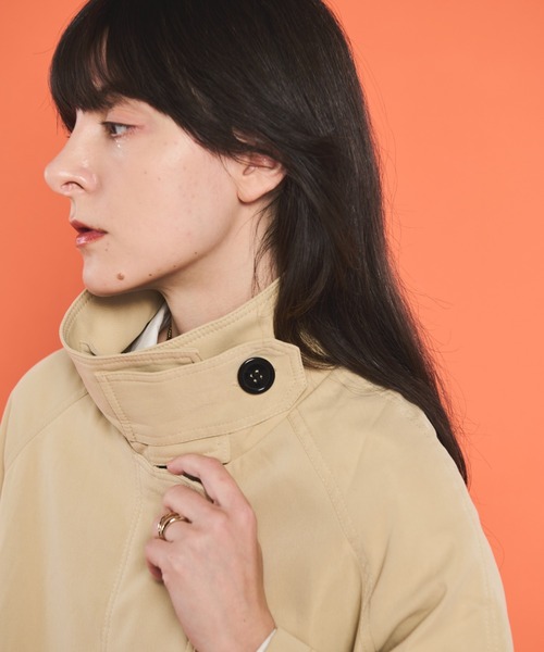 Shelly island(シェリーアイランド)の「スタンドカラーミドルトレンチコート(トレンチコート・レディース・ベージュ/カーキ・FREE)」の9枚目の写真