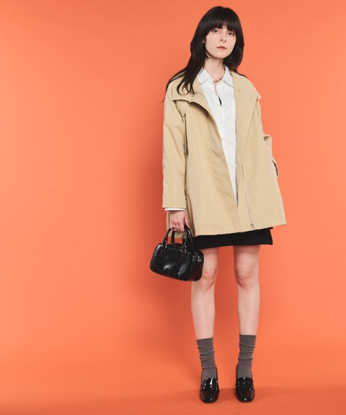 Shelly island(シェリーアイランド)の「スタンドカラーミドルトレンチコート(トレンチコート・レディース・ベージュ/カーキ・FREE)」の4枚目の写真