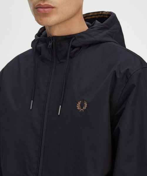 FRED PERRY(フレッドペリー)の「The Hooded Brentham Jacket/フーデットブレンサムジャケット(ブルゾン・メンズ・ブラック/サンドグレー・M/L)」の4枚目の写真
