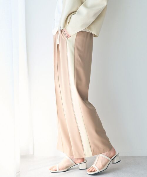 Editt by YECCA VECCA(エディットバイイェッカヴェッカ)の「配色パイピングイージーパンツ(その他パンツ・レディース・ベージュ/ネイビー/ブラック・FREE)」の3枚目の写真