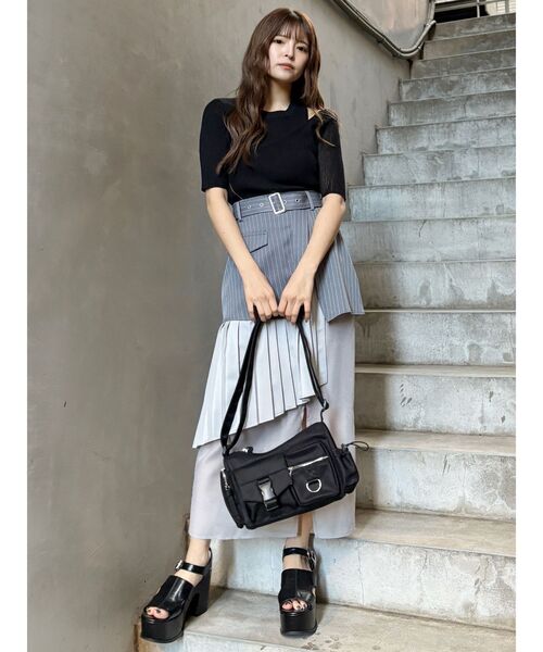 MURUA(ムルーア)の「【WEB限定】メニーポケットショルダーバッグ(ショルダーバッグ・レディース・カーキ/ブラック・FREE)」の11枚目の写真