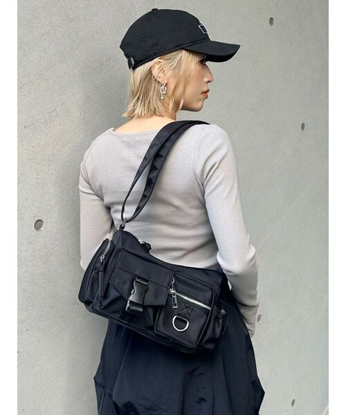 MURUA(ムルーア)の「【WEB限定】メニーポケットショルダーバッグ(ショルダーバッグ・レディース・カーキ/ブラック・FREE)」の14枚目の写真