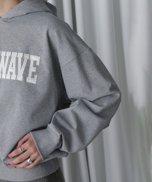 ROSE BUD(ローズバッド)の「(GENE HEAVENS)「NEW WAVE」ロゴ フーデッド スウェット(パーカー・レディース・グレー/ブラック・ONE SIZE)」の9枚目の写真