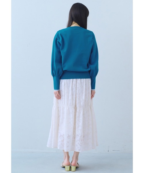 IEDIT(イディット)の「IEDIT バウンシー素材のふんわり袖ニットプルオーバー(ニット/セーター・レディース・ブルー/グレー/オレンジ・M/L/LL/3L/4L/S)」の6枚目の写真