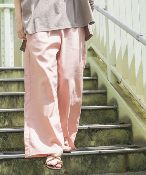 ITEMS URBANRESEARCH（アイテムズ アーバンリサーチ）の「リネンレーヨンシャーリングパンツ（その他パンツ・レディース・ピンク/ブラウン/ブラック系その他・FREE）」の5枚目の写真