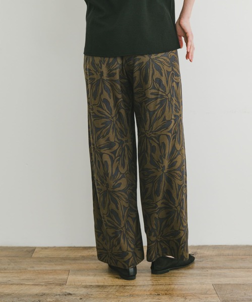 ITEMS URBANRESEARCH（アイテムズ アーバンリサーチ）の「リネンレーヨンシャーリングパンツ（その他パンツ・レディース・ピンク/ブラウン/ブラック系その他・FREE）」の16枚目の写真