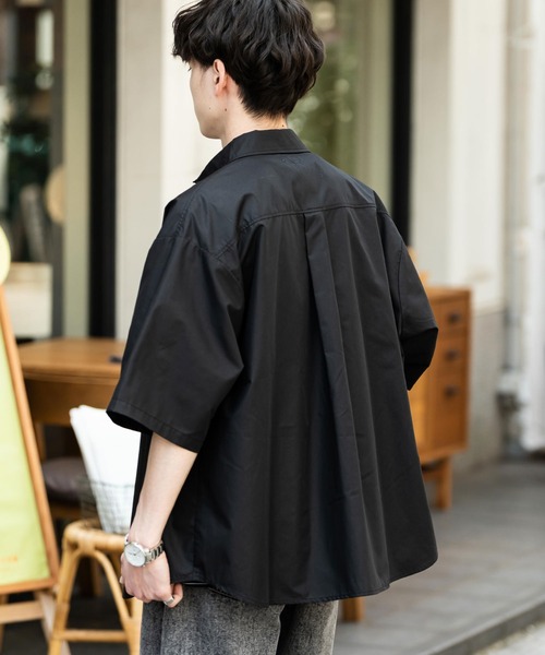 Rocky Monroe(ロッキーモンロー)の「オーバーサイズ 無地/チェック柄/ストライプ柄レギュラーカラー半袖シャツ(シャツ/ブラウス・メンズ・オレンジ/ネイビー/ホワイト×ブルー/サックスブルー/ホワイト×ブラック/ブラック/ブラック系/ホワイト/ブラック系1/ブルー/ブルー系・M/XL/L)」の12枚目の写真