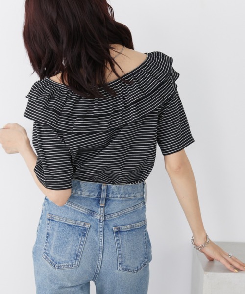 Auntie Rosa Holiday(アンティローザホリデー)の「サーマルフリルオフショルTEE(Tシャツ/カットソー・レディース・ナチュラル/ブラック・FREE)」の4枚目の写真