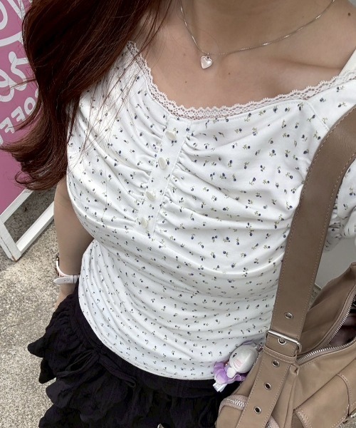 continuer de NICE CLAUP（コンティニューデナイスクラップ）の「【@re.__mi23セレクト】小花レーストップス（Tシャツ/カットソー・レディース・オフホワイト/ピンク/ネイビー・FREE）」の17枚目の写真