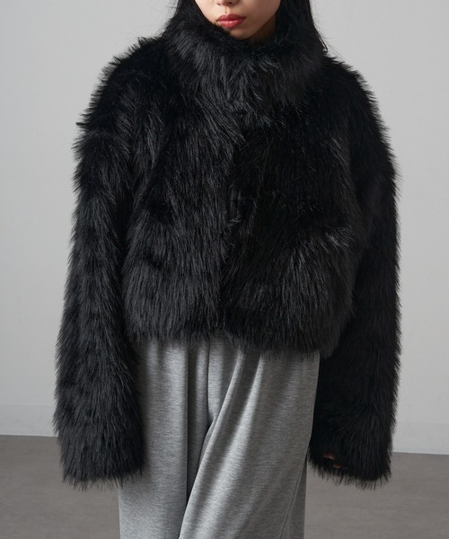 MAGASIN DE MODE Onjna(マガジンデモードオンジェナ )の「【MAGASIN DE MODE Onjna】フェイクファーショート丈ジャケット DTK(その他アウター・レディース・グレー/ベージュ/ブラック・FREE)」の4枚目の写真