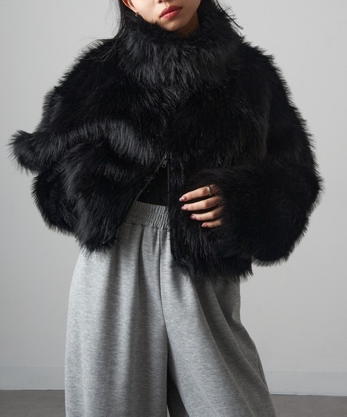 MAGASIN DE MODE Onjna(マガジンデモードオンジェナ )の「【MAGASIN DE MODE Onjna】フェイクファーショート丈ジャケット DTK(その他アウター・レディース・グレー/ベージュ/ブラック・FREE)」の6枚目の写真