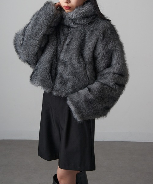 MAGASIN DE MODE Onjna(マガジンデモードオンジェナ )の「【MAGASIN DE MODE Onjna】フェイクファーショート丈ジャケット DTK(その他アウター・レディース・グレー/ベージュ/ブラック・FREE)」の13枚目の写真