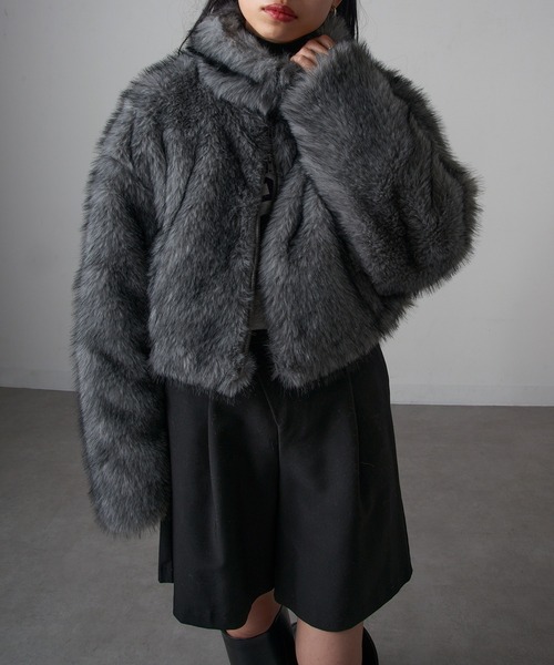 MAGASIN DE MODE Onjna(マガジンデモードオンジェナ )の「【MAGASIN DE MODE Onjna】フェイクファーショート丈ジャケット DTK(その他アウター・レディース・グレー/ベージュ/ブラック・FREE)」の17枚目の写真