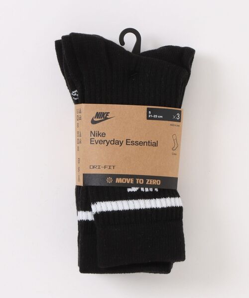 NIKE（ナイキ）の「《NIKEアパレル》NSWエブリデイエッセンシャルクルーソックス（ソックス/靴下・メンズ・ホワイト×レッド/ホワイト×ブラック/ホワイト×ブルー/ブラック×ホワイト/ホワイト系その他・25-27/23-25/27-29/21-23）」の5枚目の写真