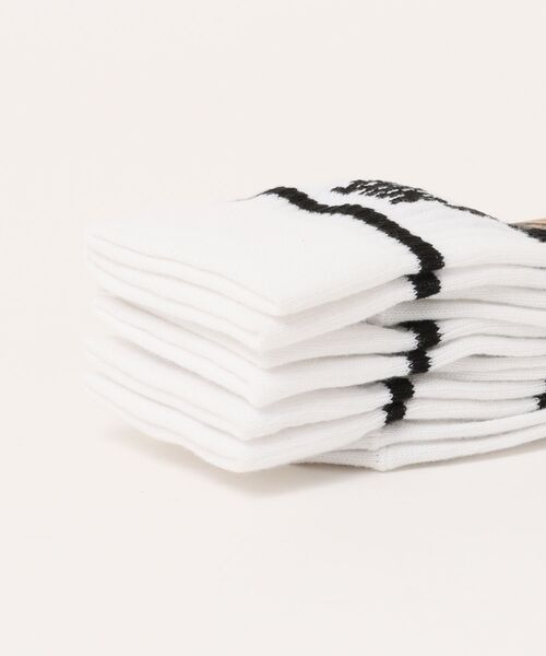 NIKE（ナイキ）の「《NIKEアパレル》NSWエブリデイエッセンシャルクルーソックス（ソックス/靴下・メンズ・ホワイト×レッド/ホワイト×ブラック/ホワイト×ブルー/ブラック×ホワイト/ホワイト系その他・25-27/23-25/27-29/21-23）」の6枚目の写真