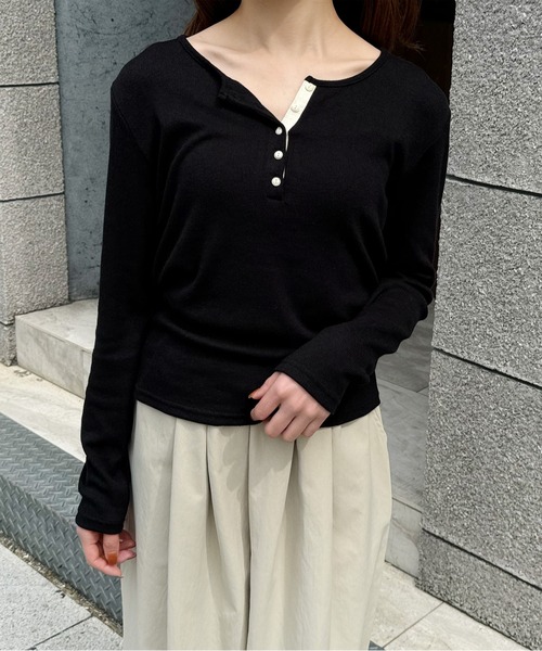 LE MORE(リモア)の「ヘンリーネックカットソー(Tシャツ/カットソー・レディース・グレー/ブラック/アイボリー・FREE)」の5枚目の写真