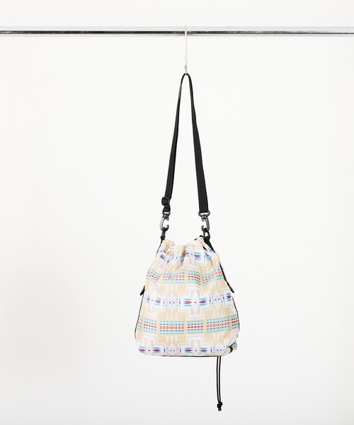 PENDLETON（ペンドルトン）の「【 PENDLETON / ペンドルトン 】ROUND DRAW POUCH M/ ラウンドドローポーチM（ショルダーバッグ・レディース・ベージュ/ブラック/オリーブ・FREE）」の5枚目の写真