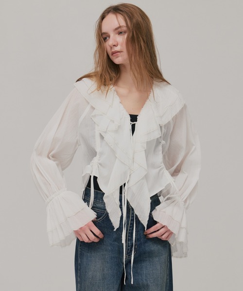 PUBLIC TOKYO(パブリックトウキョウ)の「ラッフルカラーギャザーブラウス(シャツ/ブラウス・レディース・ホワイト/ブラック/グリーン・FREE)」の2枚目の写真