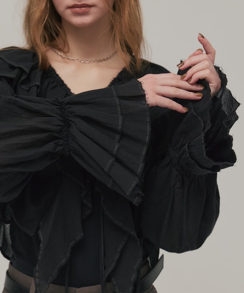 PUBLIC TOKYO(パブリックトウキョウ)の「ラッフルカラーギャザーブラウス(シャツ/ブラウス・レディース・ホワイト/ブラック/グリーン・FREE)」の11枚目の写真