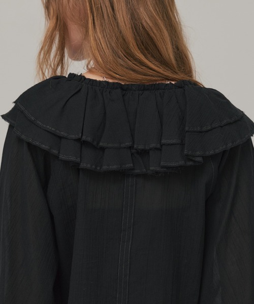 PUBLIC TOKYO(パブリックトウキョウ)の「ラッフルカラーギャザーブラウス(シャツ/ブラウス・レディース・ホワイト/ブラック/グリーン・FREE)」の20枚目の写真