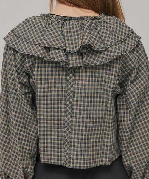 PUBLIC TOKYO(パブリックトウキョウ)の「ラッフルカラーギャザーブラウス(シャツ/ブラウス・レディース・ホワイト/ブラック/グリーン・FREE)」の14枚目の写真