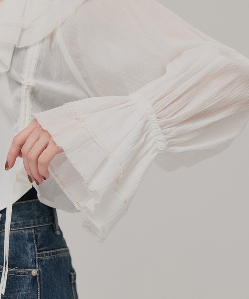 PUBLIC TOKYO(パブリックトウキョウ)の「ラッフルカラーギャザーブラウス(シャツ/ブラウス・レディース・ホワイト/ブラック/グリーン・FREE)」の12枚目の写真