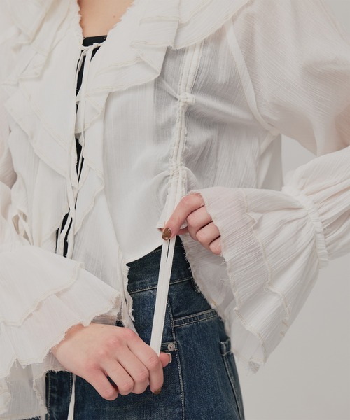 PUBLIC TOKYO(パブリックトウキョウ)の「ラッフルカラーギャザーブラウス(シャツ/ブラウス・レディース・ホワイト/ブラック/グリーン・FREE)」の22枚目の写真