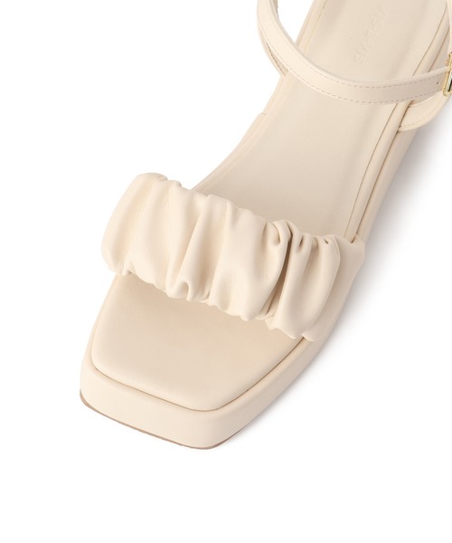 Juze(ジュゼ)の「【展開中止】フリル厚底サンダル(サンダル・レディース・ブラック/オフホワイト・L/M/S)」の11枚目の写真