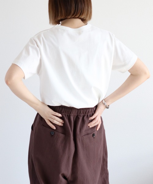 cepo（セポ）の「〈さらっと涼しい、シルキータッチ♪〉シルケットロゴショートスリーブTee（Tシャツ/カットソー・レディース・ブラック/オフホワイト/ブルー/ブラウン・M）」の12枚目の写真
