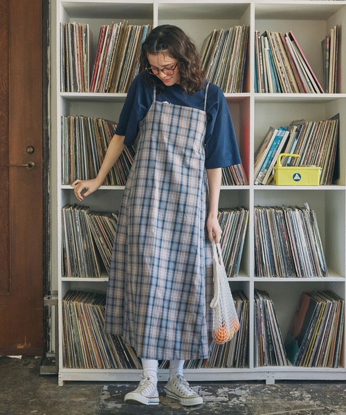 MONO-MART LADY'S(モノマートレディース)の「ヴィンテージライク チェック柄 バックリボン キャミワンピース(ワンピース・レディース・ブラウン系/ブルー系・FREE)」の4枚目の写真
