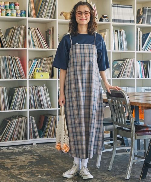 MONO-MART LADY'S(モノマートレディース)の「ヴィンテージライク チェック柄 バックリボン キャミワンピース(ワンピース・レディース・ブラウン系/ブルー系・FREE)」の5枚目の写真