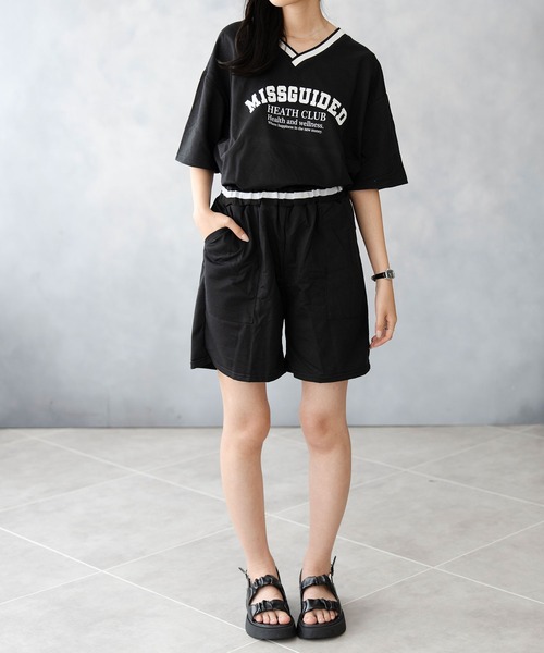 セール】ゆるっと着れる Vネック プリント 半袖 ショートパンツ