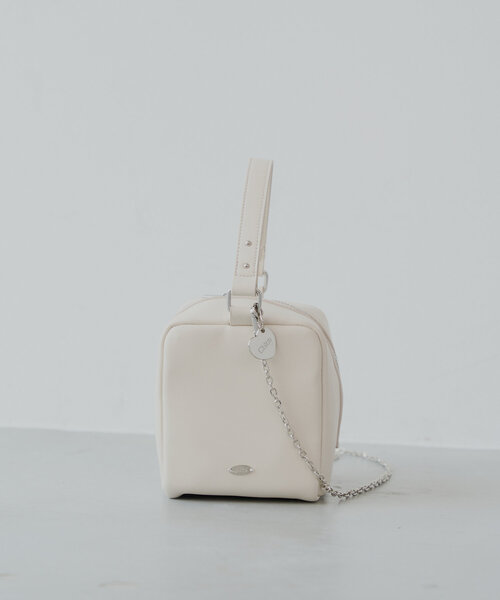 Chico（チコ）の「キューブチェーンショルダーバッグ（ショルダーバッグ・レディース・ピンク/シルバー/アイボリー・FREE）」の11枚目の写真