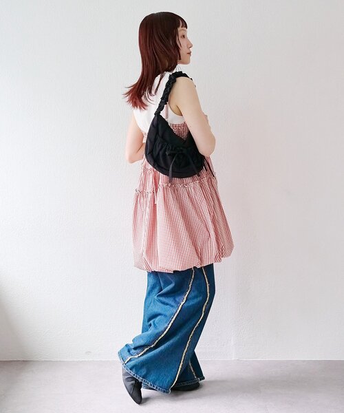 w closet(ダブルクローゼット)の「【バズりアイテム/4色展開】バルーンミニキャミワンピ(ワンピース・レディース・ブラック/オフホワイト/ブラック系その他/レッド系その他・FREE)」の10枚目の写真