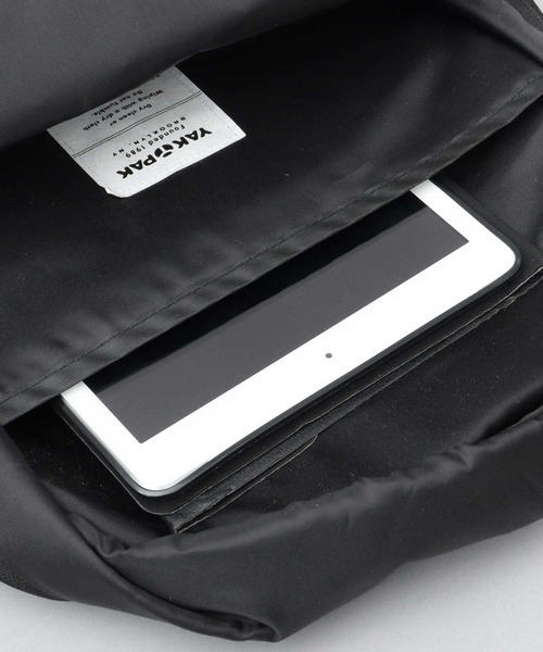 YAKPAK（ヤックパック）の「大容量 シンプル デイパック A4・B4・PC収納対応（バックパック/リュック・メンズ・ブラック・FREE）」の10枚目の写真