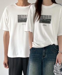 LOWO（ロワ）の「【綿100％使用】ユニセックスモノクログラフィックプリントTシャツ カットソー（Tシャツ/カットソー）」
