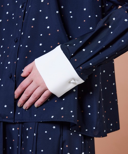 DOUBLE STANDARD CLOTHING（ダブルスタンダードクロージング）の「ポリエステルサテン 星柄シャツ（シャツ/ブラウス・レディース・ネイビー・38/36）」の11枚目の写真