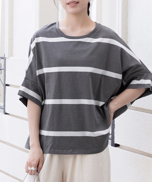 ONEP STAR(ワンピスター)の「ボーダー柄クルーネックカットソー(Tシャツ/カットソー・レディース・ブラック×ホワイト/ホワイト×ブラック/グレー×ホワイト/ホワイト×ブルー・MEDIUM)」の4枚目の写真