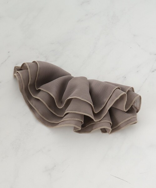 SHOO・LA・RUE（シューラルー）の「フリルバレッタ（その他ヘアアクセサリー・レディース・ブラウン系その他/ブラック/アイボリー/ダークブラウン・00）」の3枚目の写真