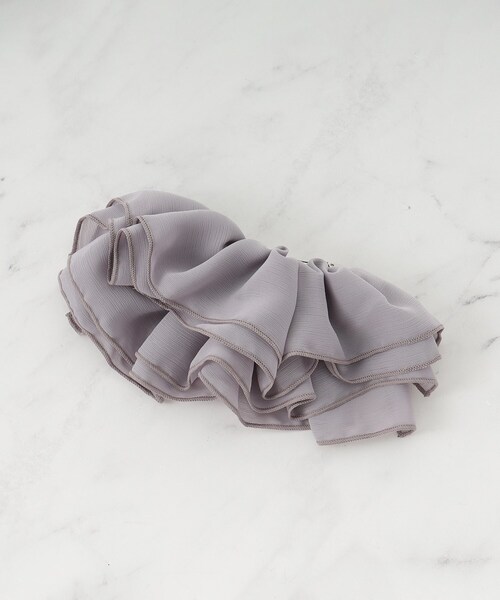 SHOO・LA・RUE（シューラルー）の「フリルバレッタ（その他ヘアアクセサリー・レディース・ブラウン系その他/ブラック/アイボリー/ダークブラウン・00）」の5枚目の写真