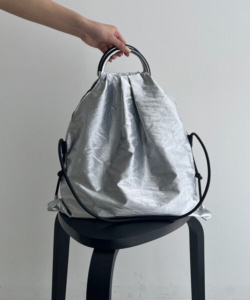 CAPRICIEUX LE'MAGE（カプリシューレマージュ）の「【PC/A4サイズ収納可】メタリックハンドルトートバッグ（ショルダーバッグ・レディース・ブラック/シルバー・FREE）」の8枚目の写真