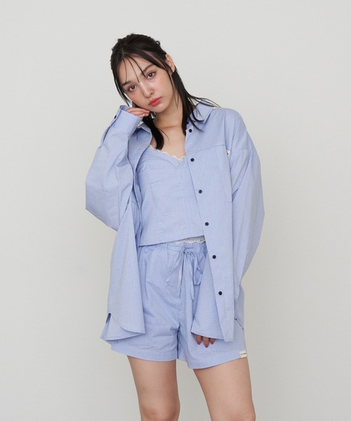 RAY CASSIN（レイカズン）の「【セットアップ/3点セット】ルーズチェックシャツフリルキャミSET（シャツ/ブラウス・レディース・ネイビー/ピンク系その他2/ブルー系その他2・FREE）」の2枚目の写真