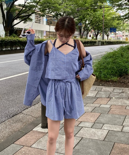 RAY CASSIN（レイカズン）の「【セットアップ/3点セット】ルーズチェックシャツフリルキャミSET（シャツ/ブラウス・レディース・ネイビー/ピンク系その他2/ブルー系その他2・FREE）」の5枚目の写真