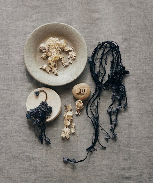 m.soeur（エムスール）の「小さなお花のコサージュ（ブローチ/コサージュ・レディース・ラベンダー/ブラック/ホワイト・FREE）」の14枚目の写真